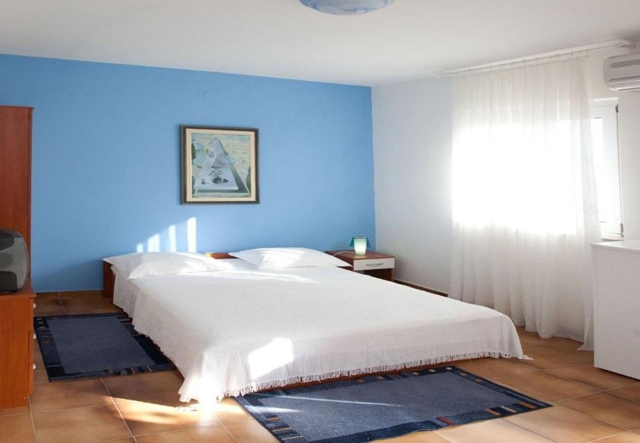 Apartments Filip Трогир Экстерьер фото