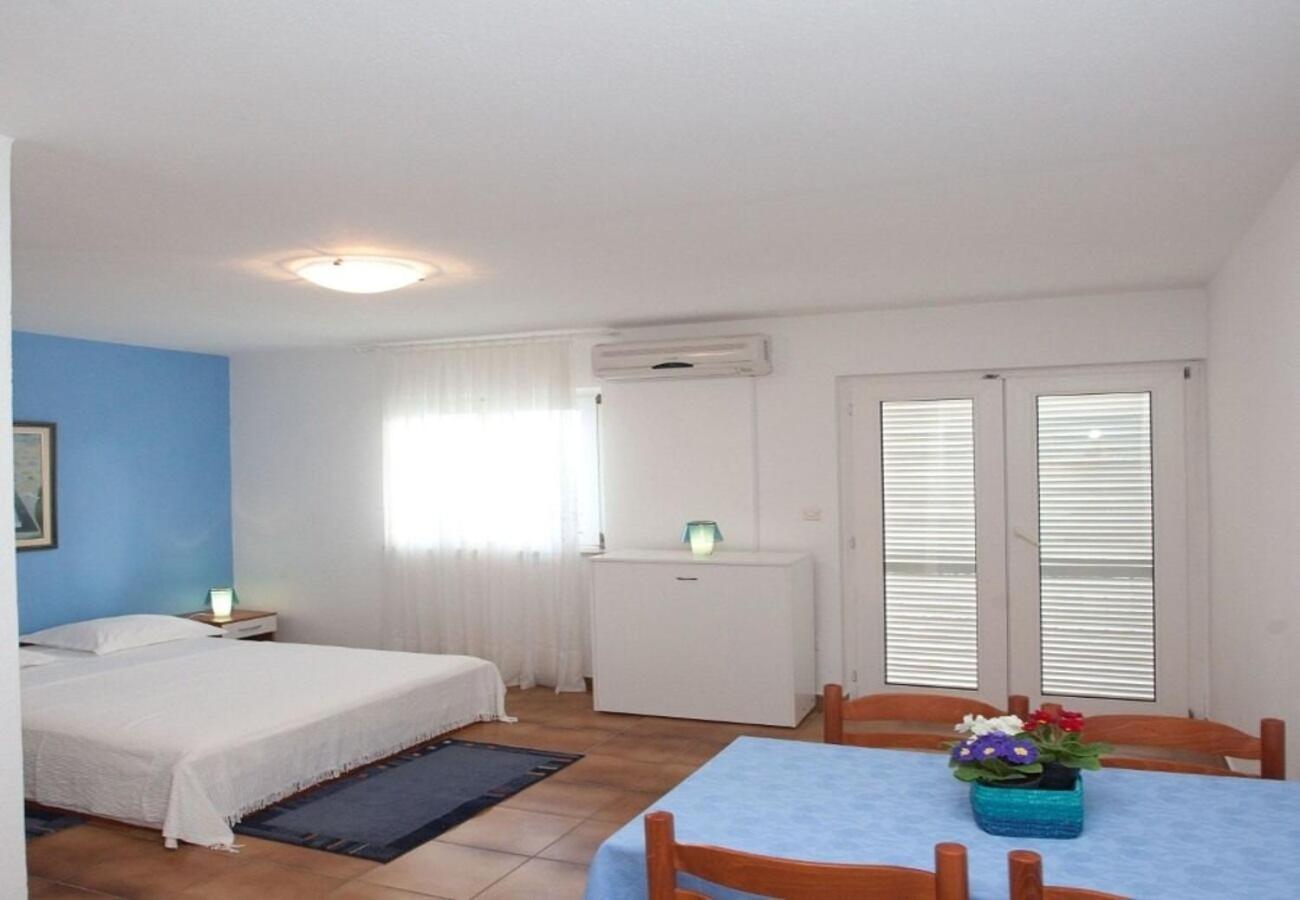 Apartments Filip Трогир Экстерьер фото