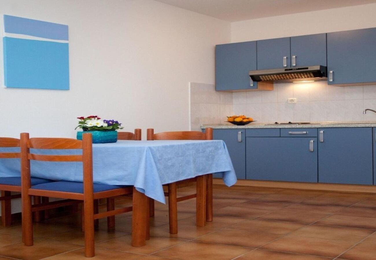 Apartments Filip Трогир Экстерьер фото