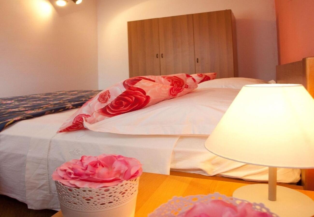 Apartments Filip Трогир Экстерьер фото